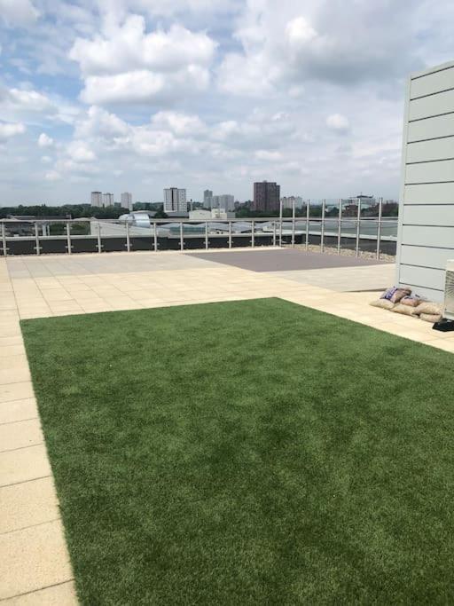 3 Bedroom Apartment Free Parking Manchester Luaran gambar